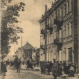 Żeńska Szkoła Handlowa na ulicy Mikołajewskiej w 1910 roku widoczna od strony centrum.