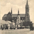 Kościół w grudniu 1906roku jeszcze otoczony rusztowaniem. Kościół w grudniu 1906roku jeszcze otoczony rusztowaniem.