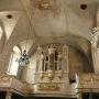 Późnobarokowe organy ufundowane przez Jana Klemensa Branickiego, zbudowane w 1753 przez Antoniego Wierzbowskiego z Warszawy.