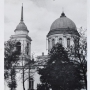 Sobór p. w. św. Mikołaja, a nad nim prawdopodobnie niemiecki bombowiec. 1943 rok. Ze zbiorów J. Murawiejskiego.