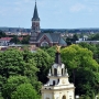 Widok z kościoła na Bramę Wielką i kościół św. Wojciecha. 