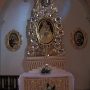 wnętrze kościoła parafialnego p.w. św. Andrzeja Apostoła, ołtarz boczny w kształcie drzewa Jessego.