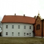 Od prawej: cerkiewka św. Jana, budynek klasztorny oraz dzwonnica.