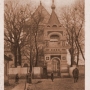 Pocztówka pochodzi z przed 1917 r, kiedy to kościół św.Antoniego był zamieniony na cerkiew prawosławną.