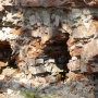 Pozostałości po niszach grzebalnych w supraskich katakumbach.