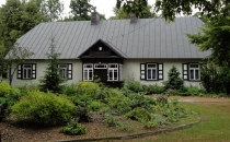 Zabytkowy dwór