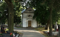 Kaplica grobowa rodziny Szczuków z 1859 roku.