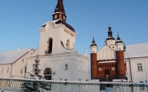 Brama- dzwonnica.