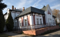 Zabytkowy zespół dworski