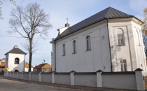 Zespół cerkwi unickiej z 1744 r. Obecnie kościół p.w. św. Apostołów Piotra i Pawła.