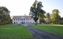 Zabytkowy zespół pałacowy