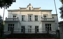 Zabytkowy zespół dworski, obecnie Muzeum Przyrody